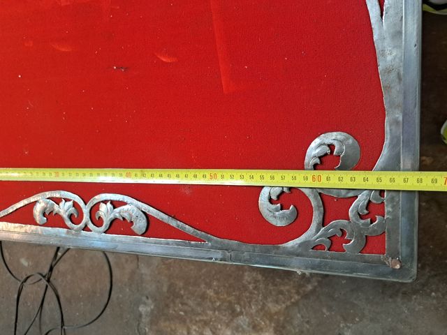 Expositor renacimiento - Metal repujado terciopelo