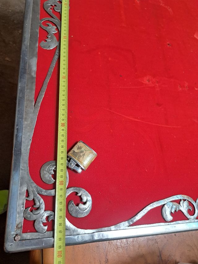 Expositor renacimiento - Metal repujado terciopelo