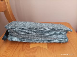 Bolso Cosmopolitan blanco y negro