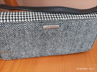 Bolso Cosmopolitan blanco y negro