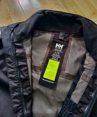 Chaqueta Helly Hansen negra - cortavientos y polar