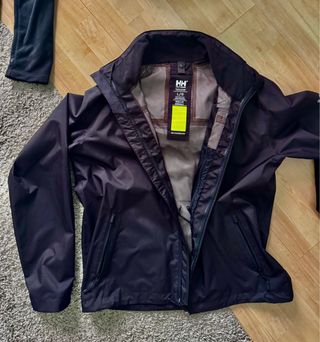 Chaqueta Helly Hansen negra - cortavientos y polar