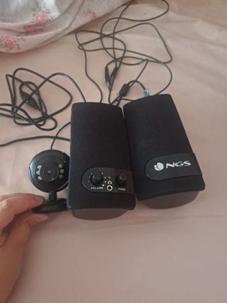 Altavoces NGS + Webcam Trust