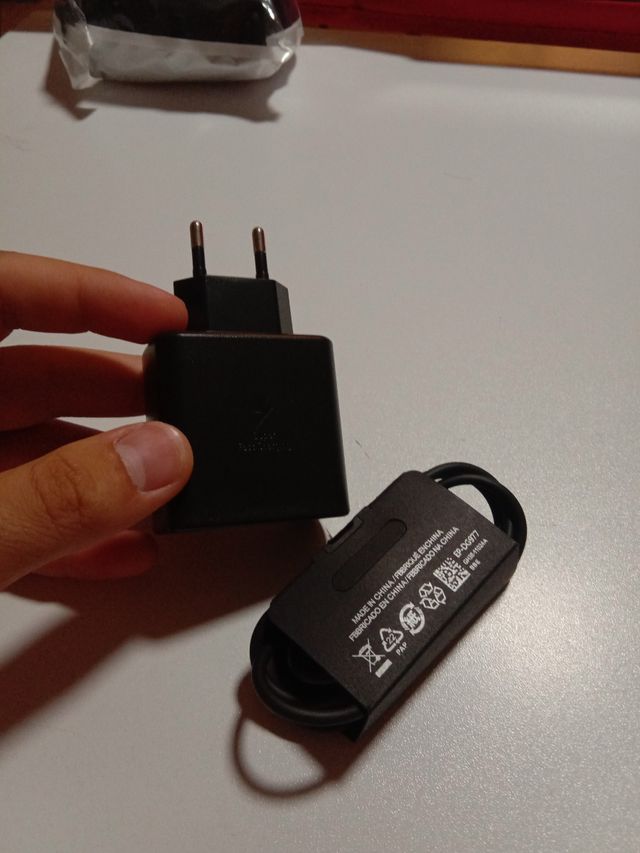 Cargador 45W Tipo-C: Carga rápida