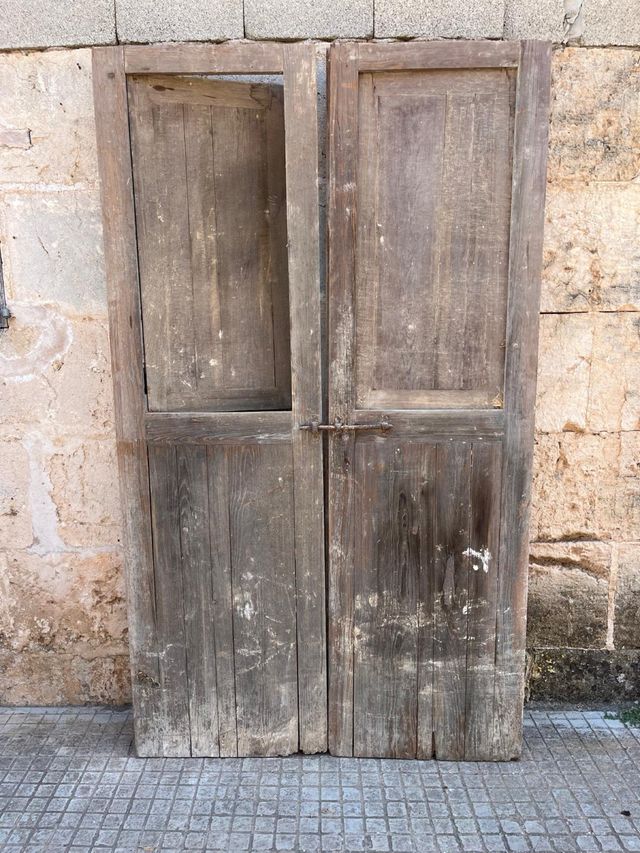 Puertas antiguas de madera de nort vell