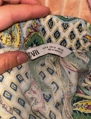 Pantalón campana estampado Zara