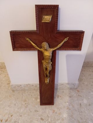 Crucifijo madera tallada antiguo