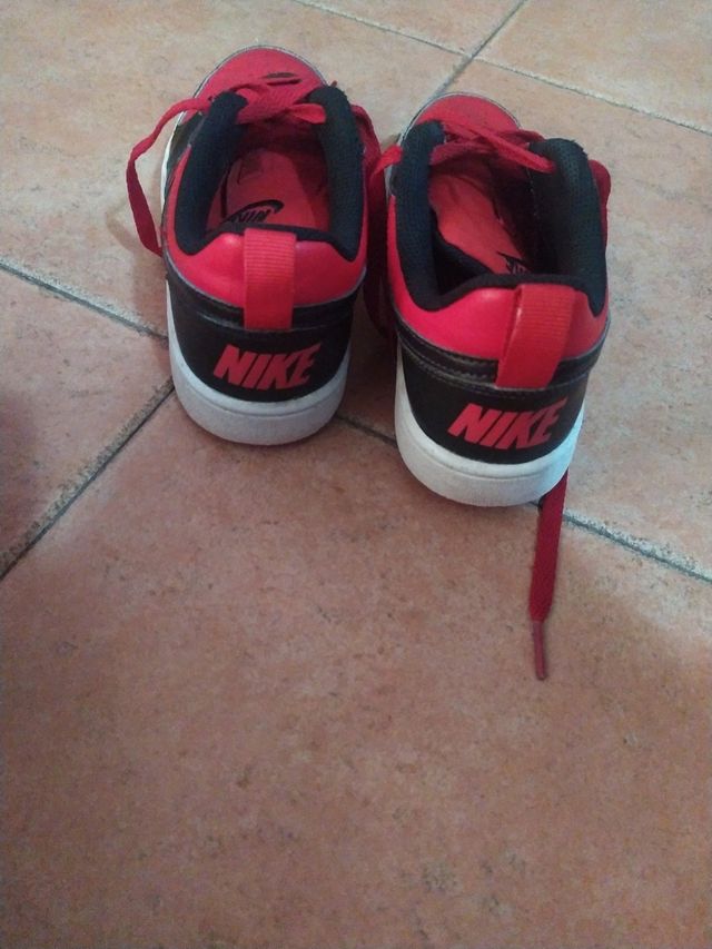 Scarpe Nike bimbo - nere e rosse, 37.5