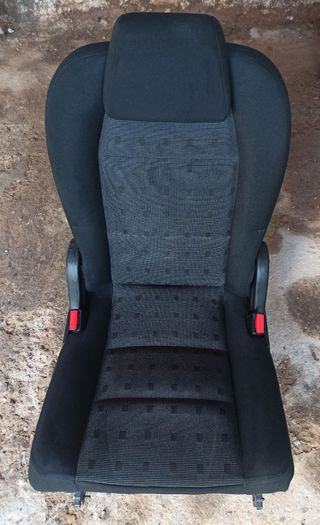 Asiento coche negro
Tercera fila peugeot 307 sw