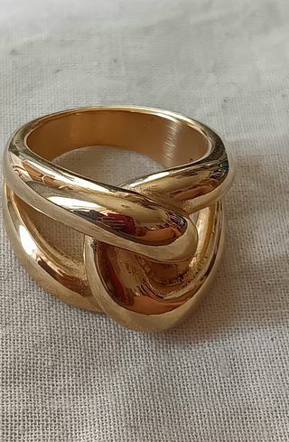 Anillo dorado nudo grueso