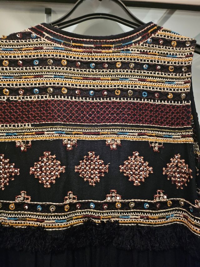 Chaleco negro largo pedrería