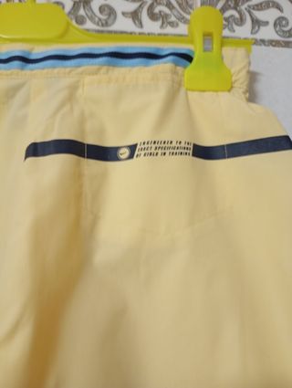 Pantalones capri Nike amarillos
