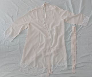 Bata y pantalón corto de mujer 