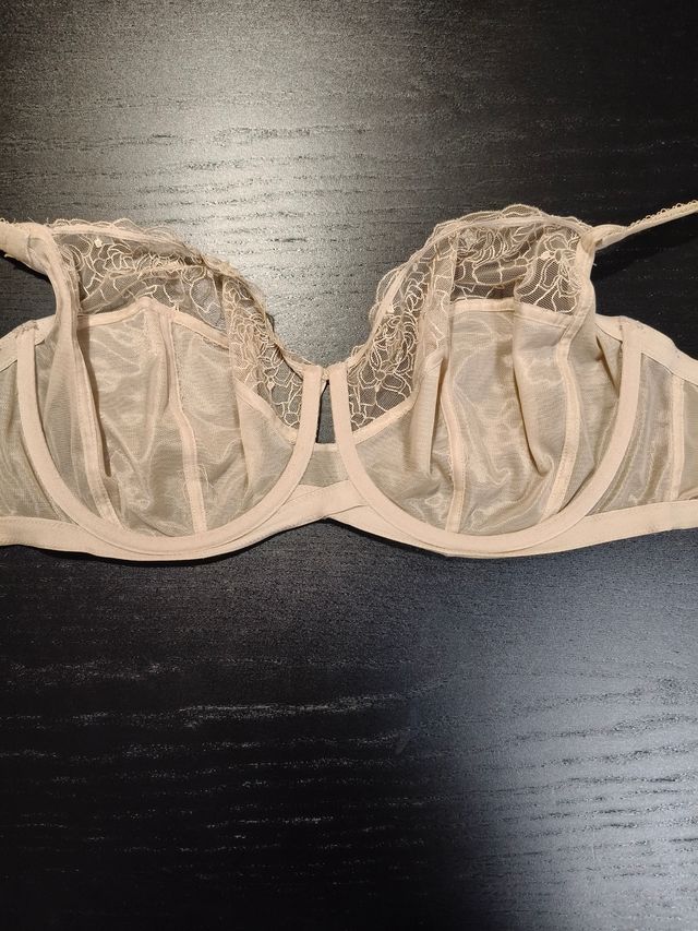 Reggiseno color carne