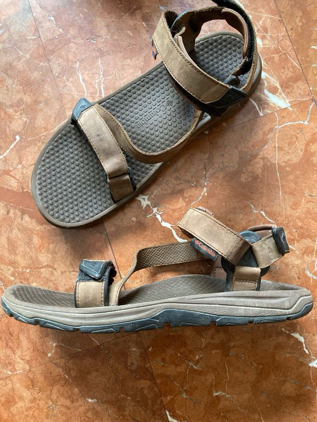 Sandalias Columbia marrón