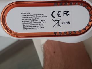 Ventilador de cuello portátil recargable por USB.