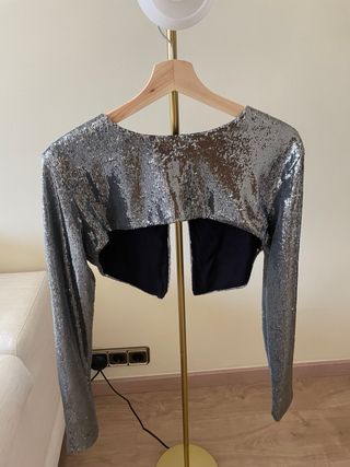 Chaqueta corta lentejuelas Zara