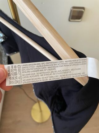 Chaqueta corta lentejuelas Zara