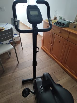 Bicicleta estática Bodytone DU30. 