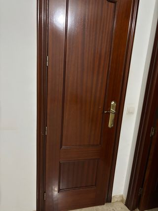 Puertas madera maciza