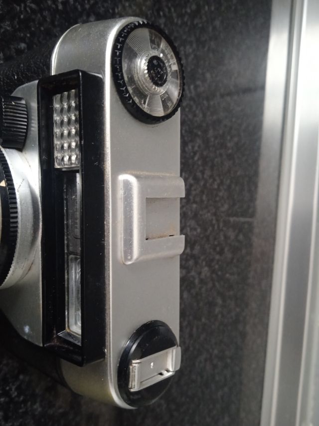 Cámara K Regulate antigua con funda