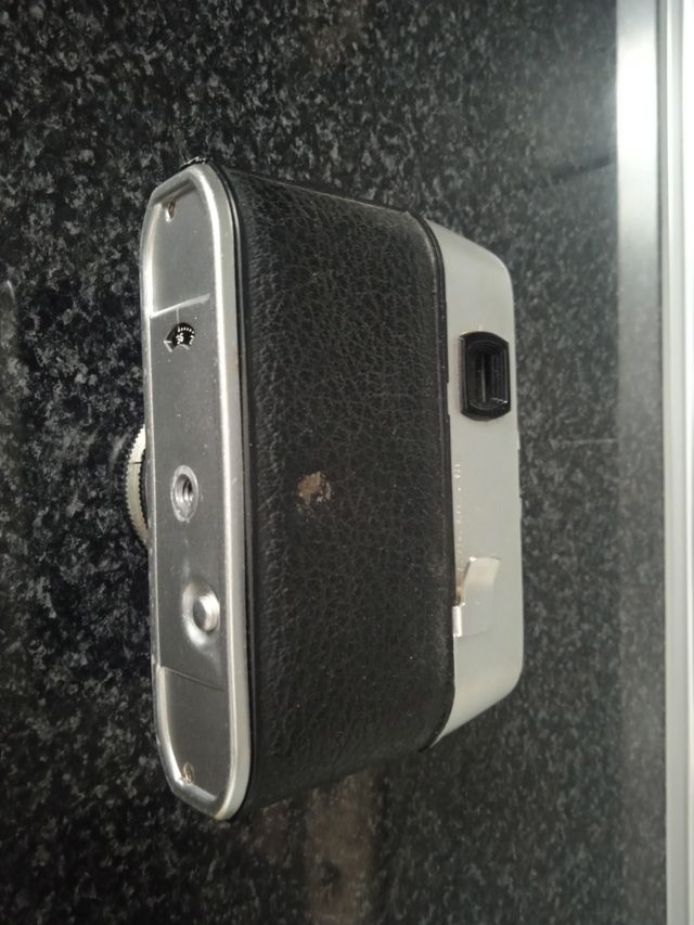 Cámara K Regulate antigua con funda