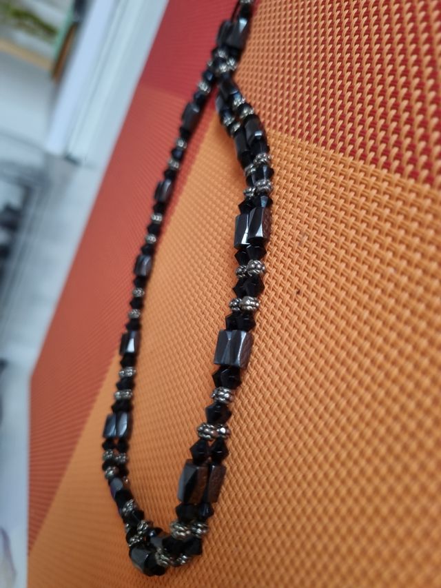 Collana magnetica nera e argento