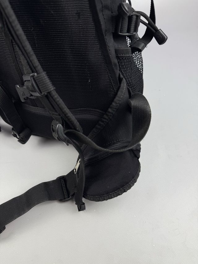 Mochila TNF negra y azul