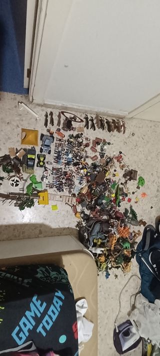 Playmobil y animales de juguete