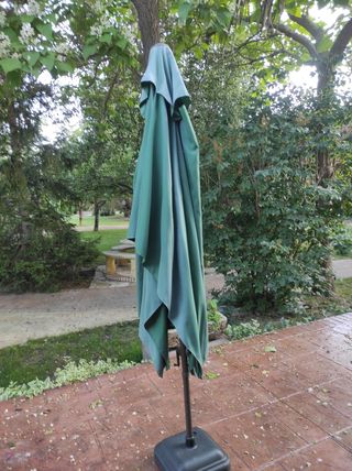 Sombrilla jardín y base - Parasol grande. 