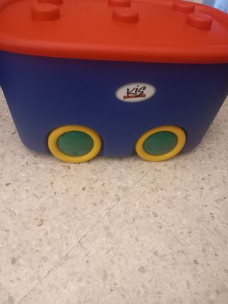 Baúl LEGO azul y rojo