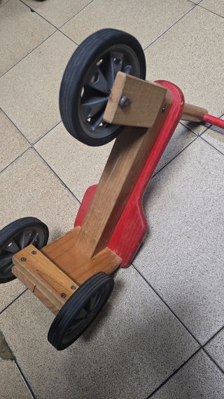 Patinete madera antiguo