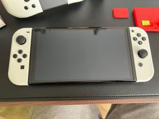 Nintendo Switch OLED + accesorios