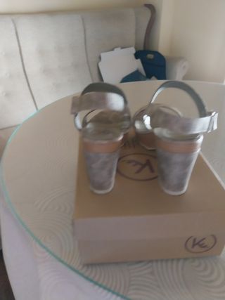 Sandalias Kylie Craf Shoes tacón 37