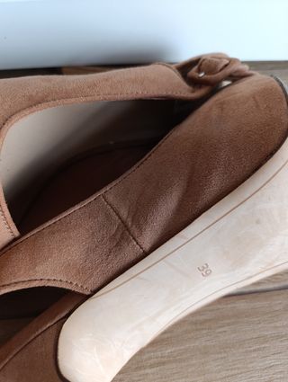 Tacones Bershka marrón talla 39