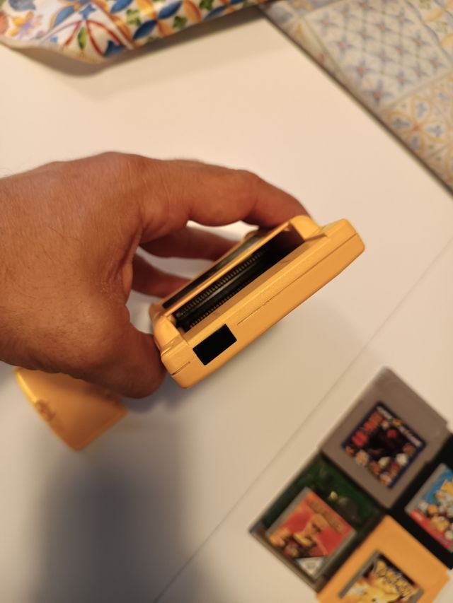 Game Boy Color Giallo + 4 Gioco