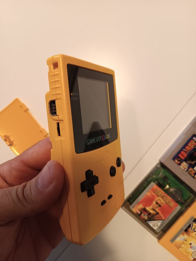 Game Boy Color Giallo + 4 Gioco