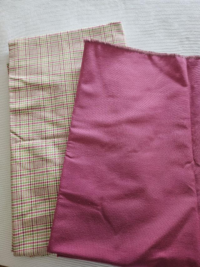 Telas: Cuadros verdes y rosas y lisa en rosa.