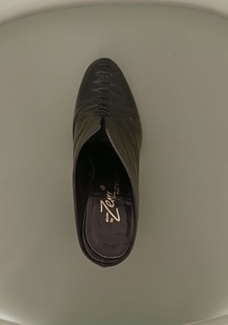 Zuecos negros de tacón alto