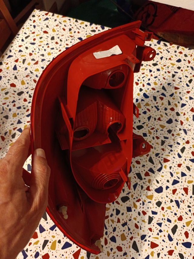 Pieza luz trasera Renault Clio 3