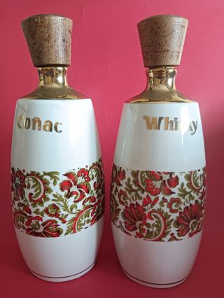 Bottiglie di liquore antiche - Conac & Whisky