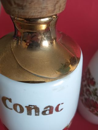 Bottiglie di liquore antiche - Conac & Whisky