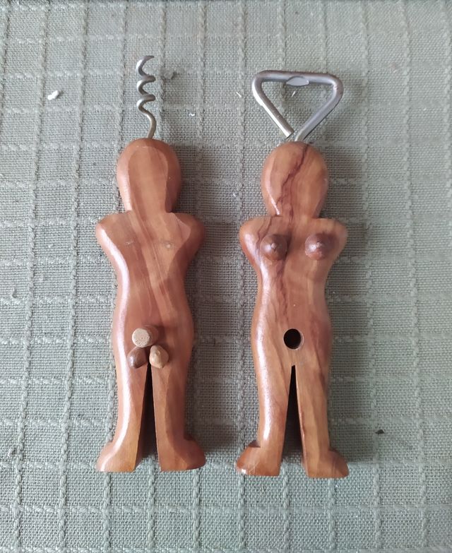 Sacacorchos y abridor madera