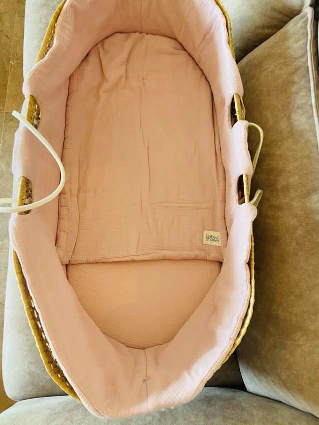 Capazo mimbre bebé + sábanas