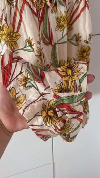 Mono corto Zara flores talla S