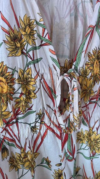 Mono corto Zara flores talla S