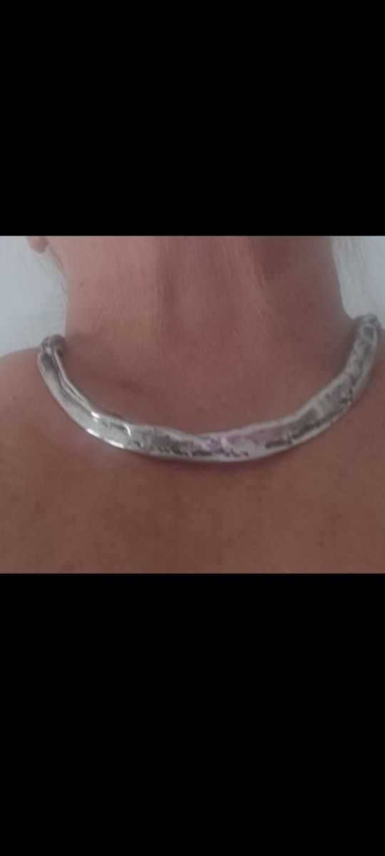 Preciosa gargantilla acero