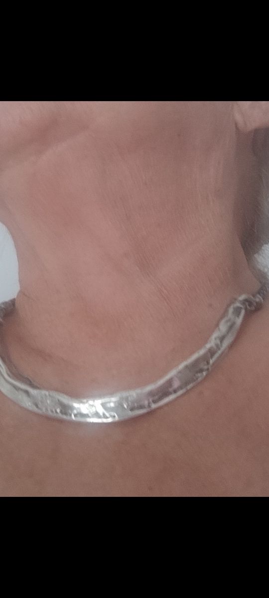 Preciosa gargantilla acero