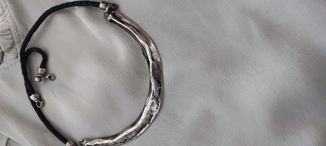 Preciosa gargantilla acero