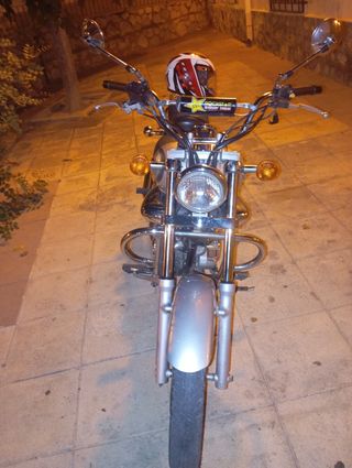 Suzuki Intruder 250cc - Moto